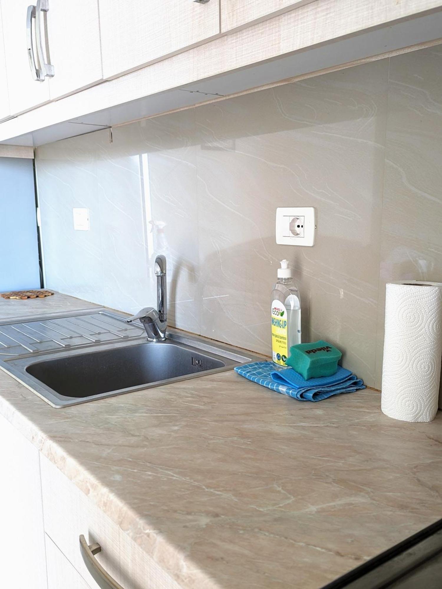Sarah'S Apartments - 5 Min Walk To Beaches & Boulevard - Big Balcony! Sarandë Exterior foto