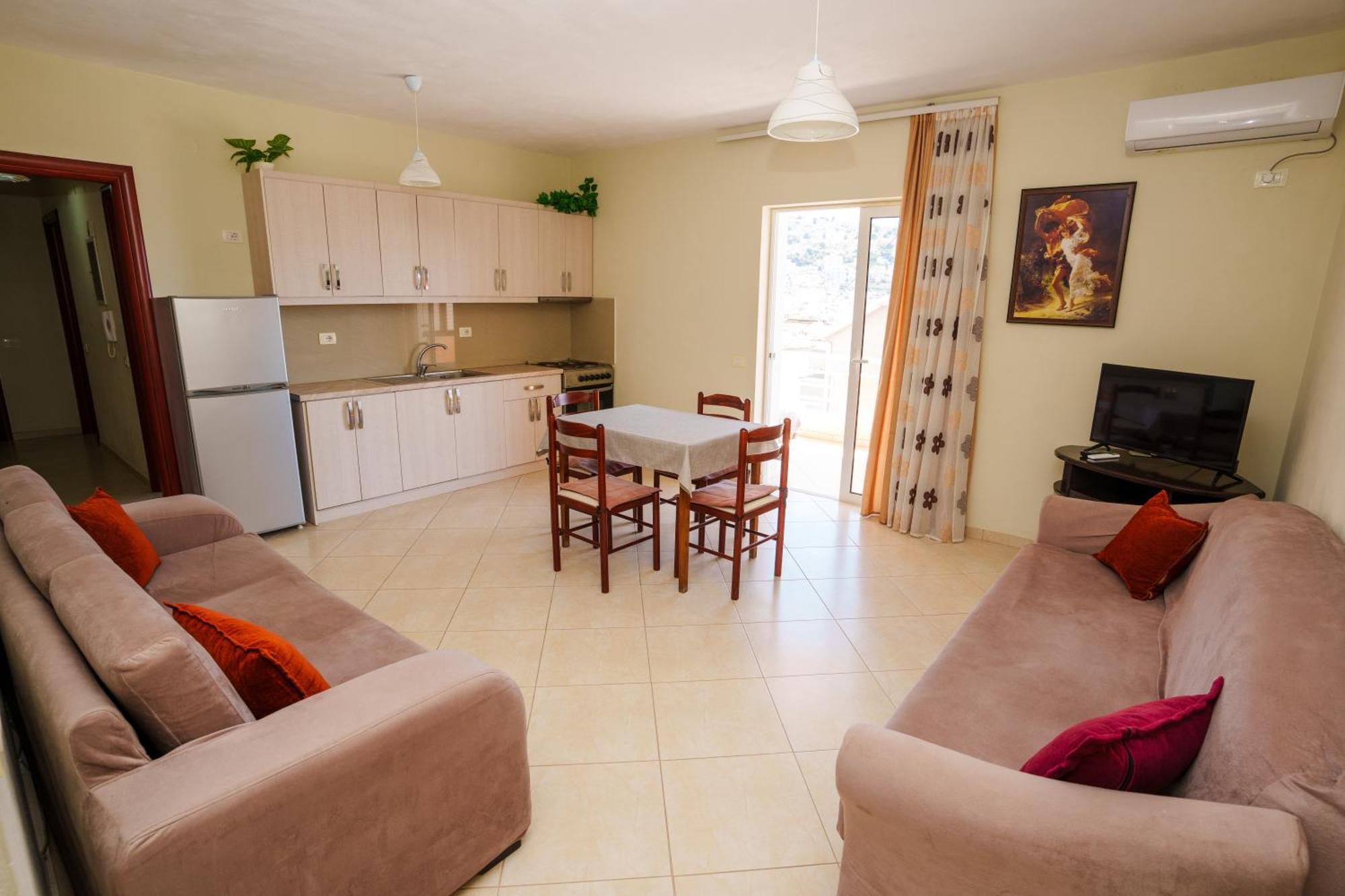 Sarah'S Apartments - 5 Min Walk To Beaches & Boulevard - Big Balcony! Sarandë Exterior foto